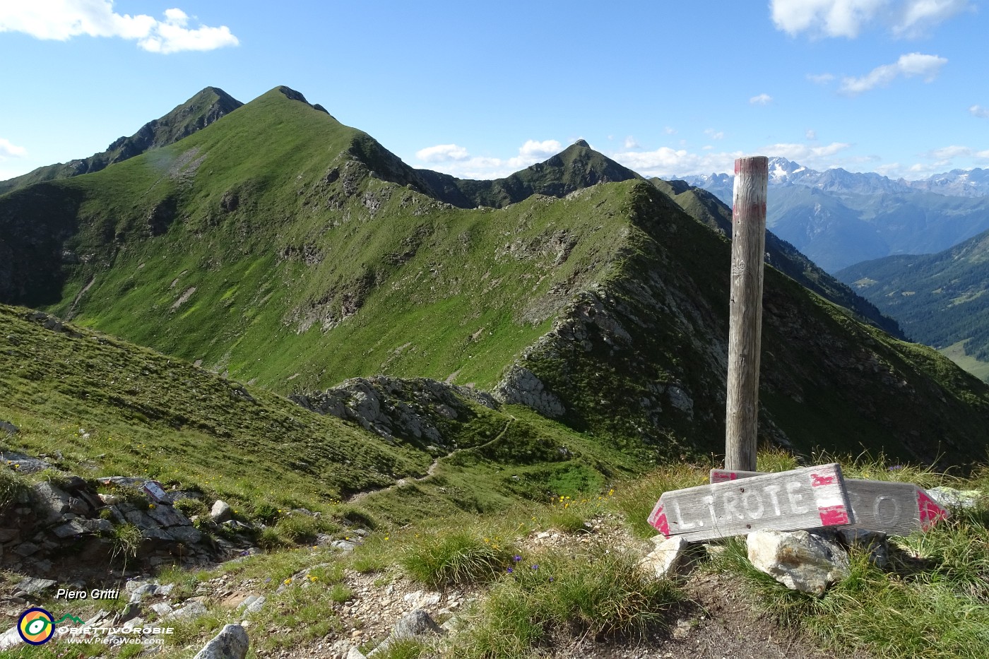 85 Dopo breve salita scendo a dx sul 204A.JPG